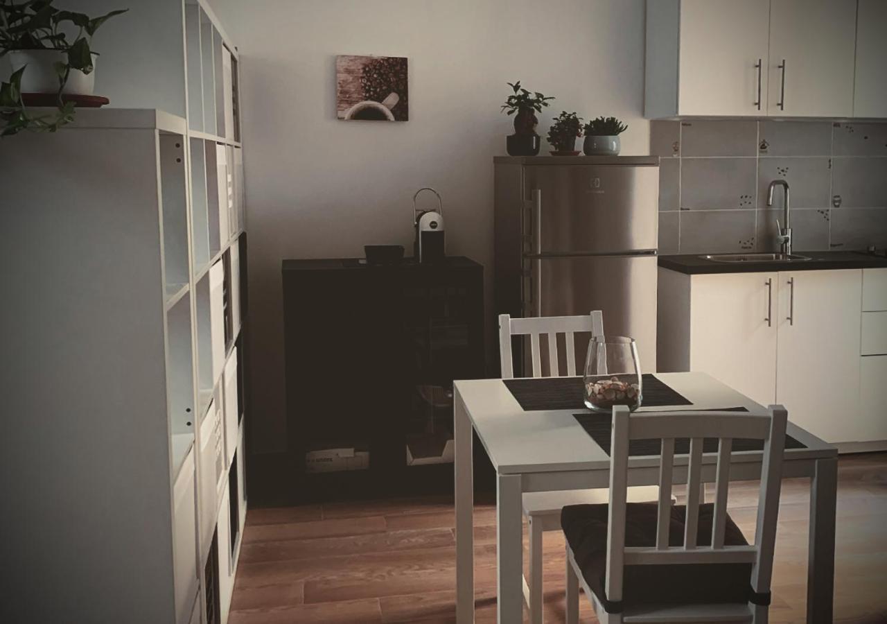 Satyria Apartments 塔兰托 外观 照片