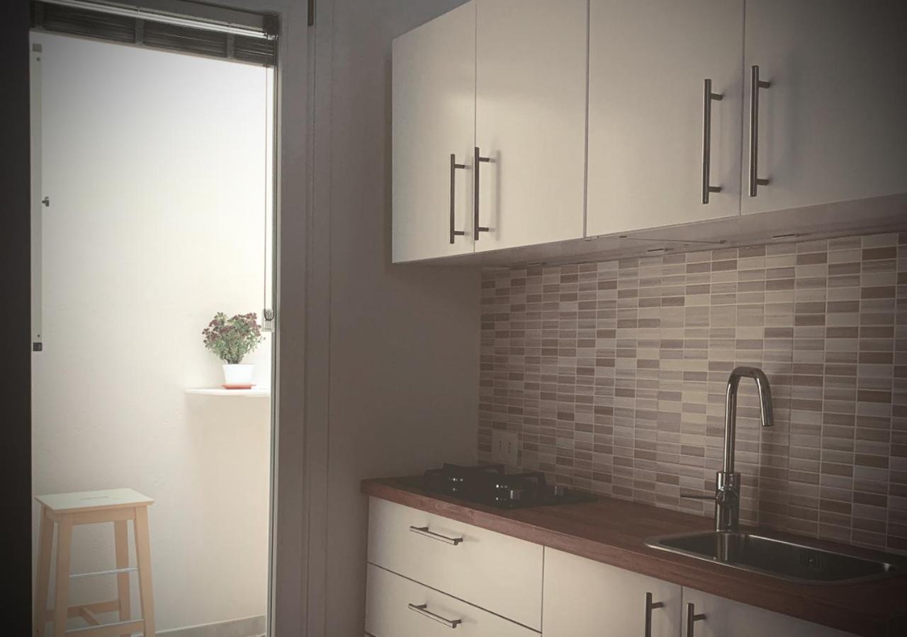 Satyria Apartments 塔兰托 外观 照片